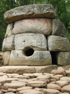 Dolmen Russia Kavkaz Jane