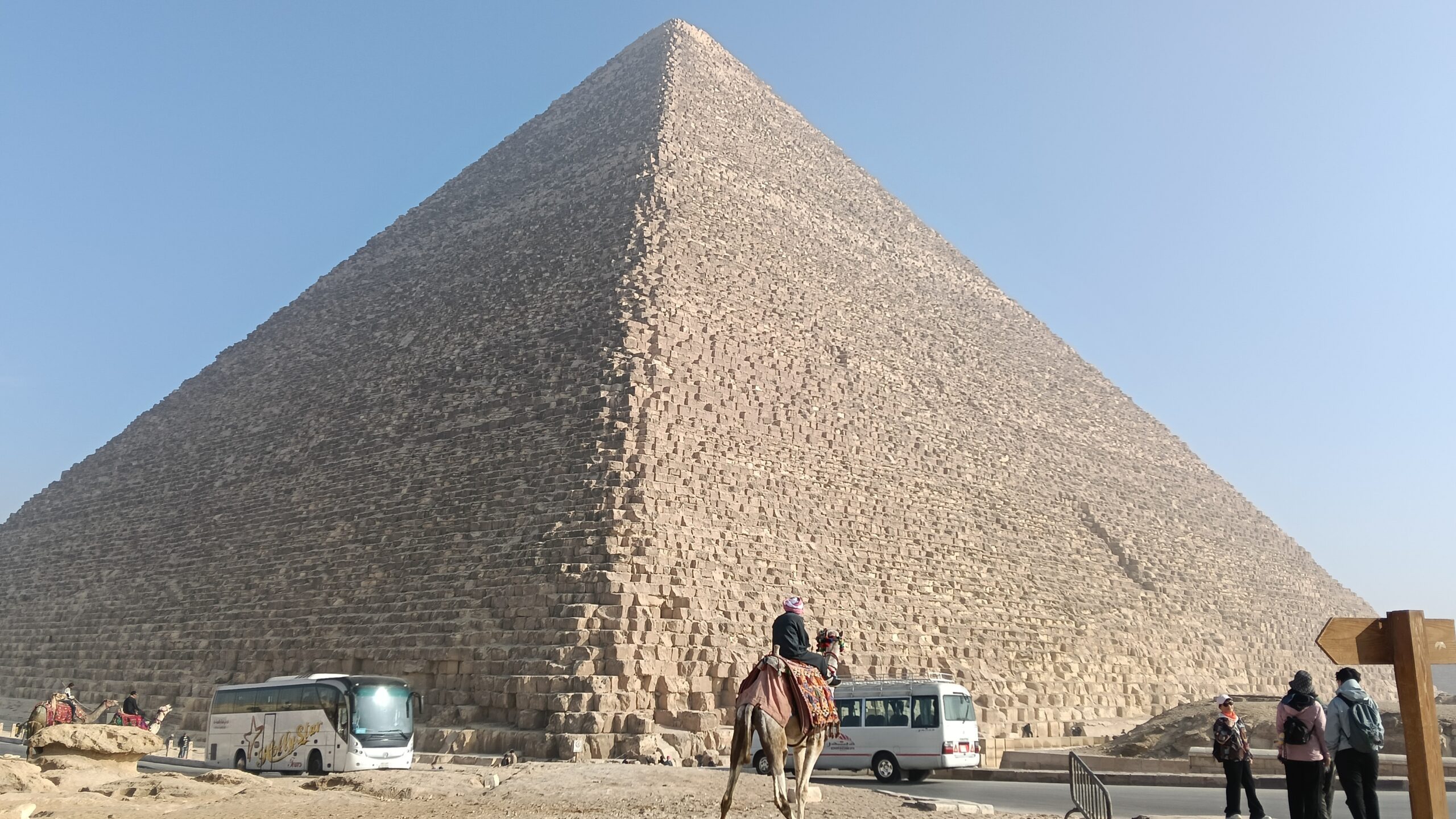 Decoding Giza Pyramids